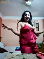 رقصات العاهرة المصرية تعيش بشكل مغر على الكاميرا